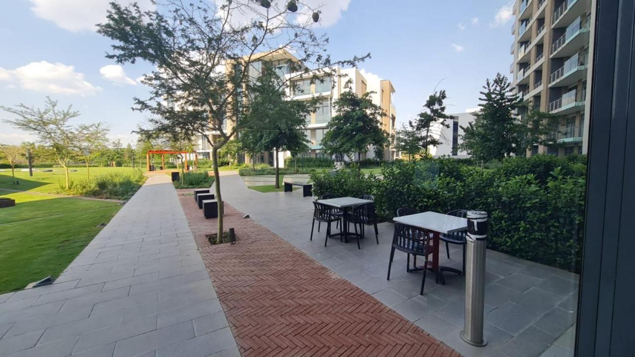 519 Menlyn Maine Trilogy Apartment พริทอเรีย ภายนอก รูปภาพ