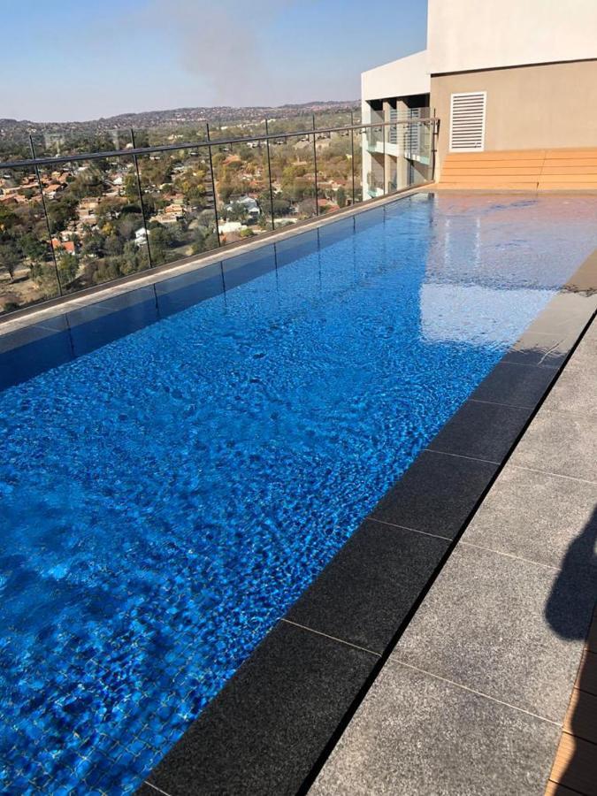519 Menlyn Maine Trilogy Apartment พริทอเรีย ภายนอก รูปภาพ